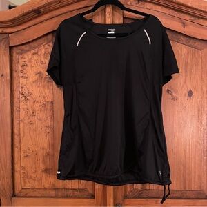 Danskin Now semi fitted activewear top.                XL